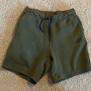 Nike shorts ~ size men’s small